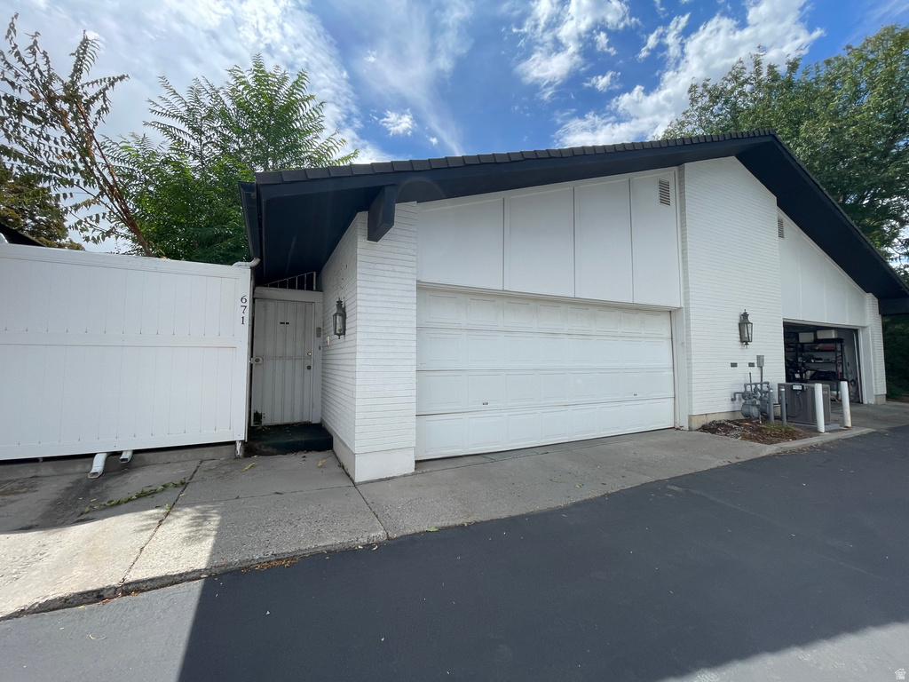 671 E 4149 S photo 3