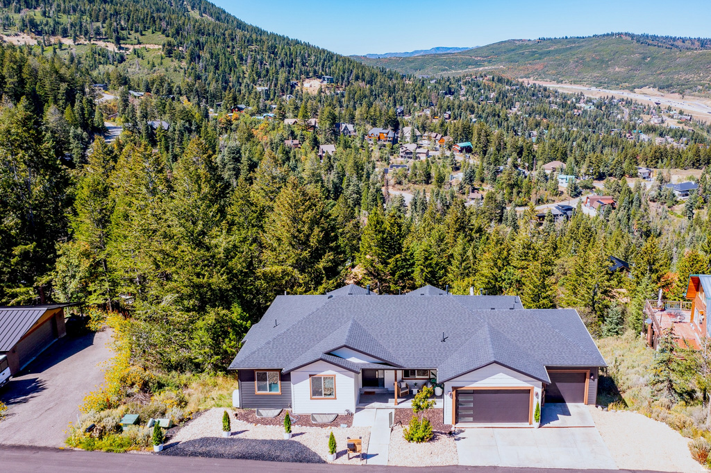 330 MATTERHORN DR photo 3