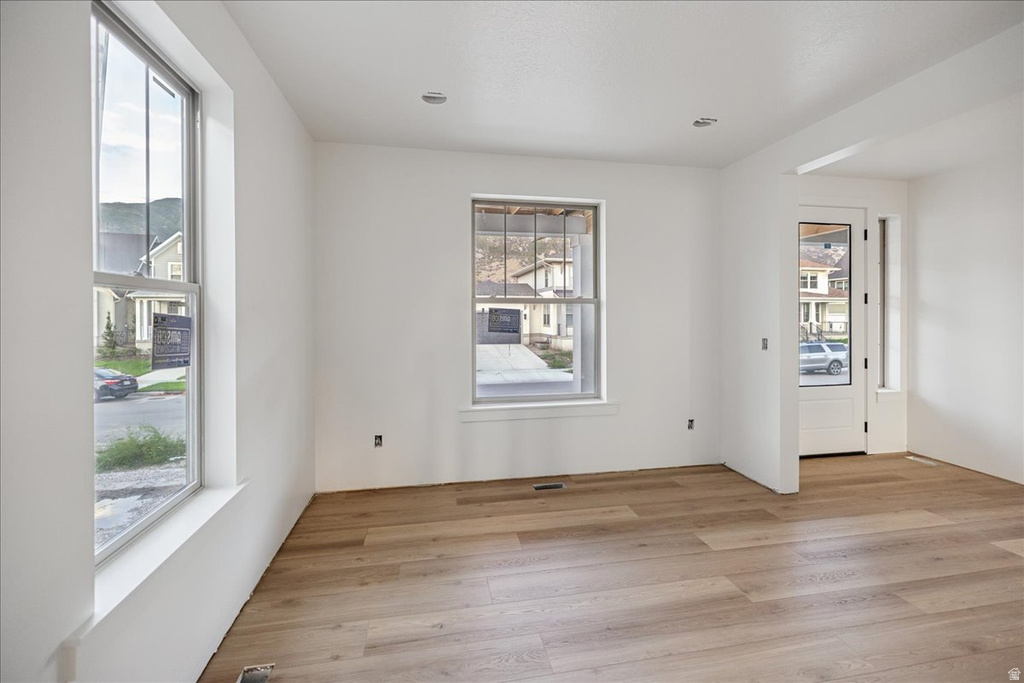 96 S HORIZON DR photo 3