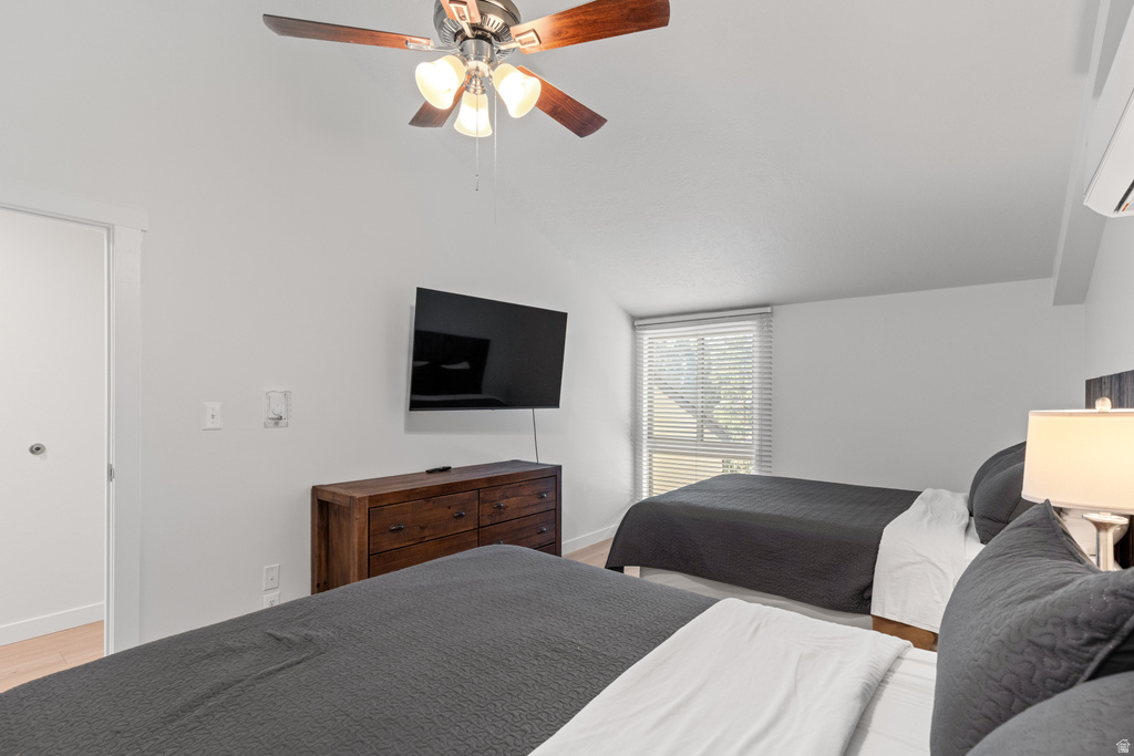 2176 S BEAR LAKE BLVD photo 4