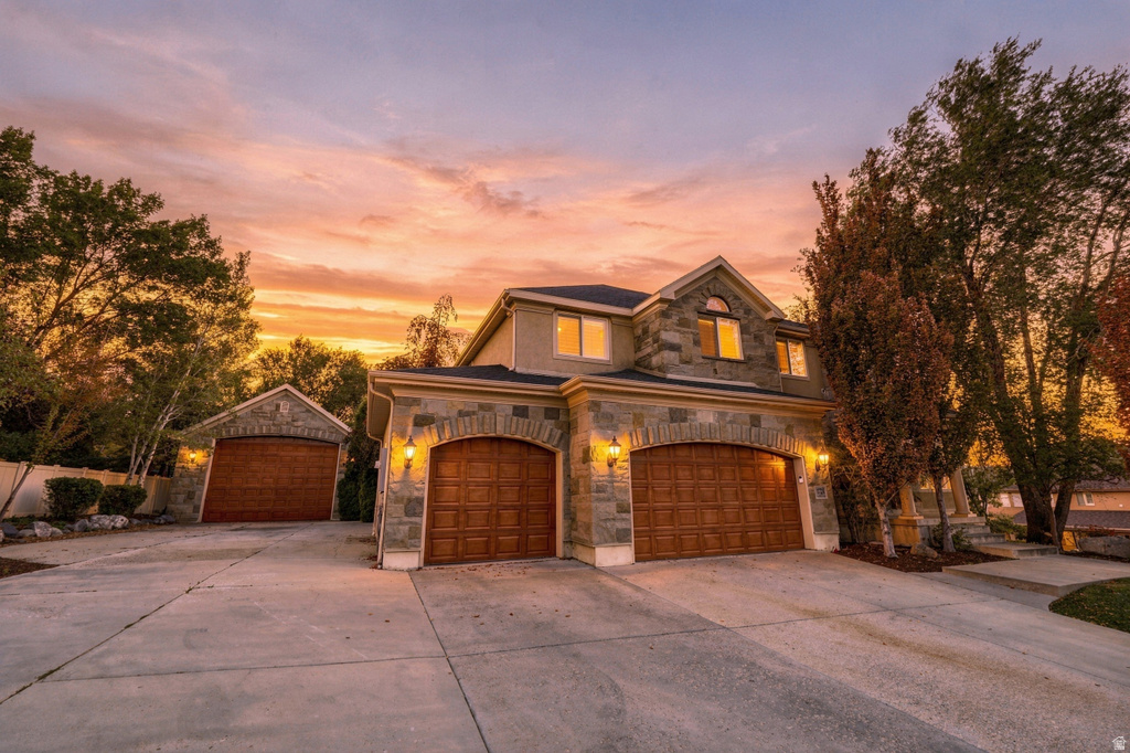 1724 E ELLERBECK LN photo 2