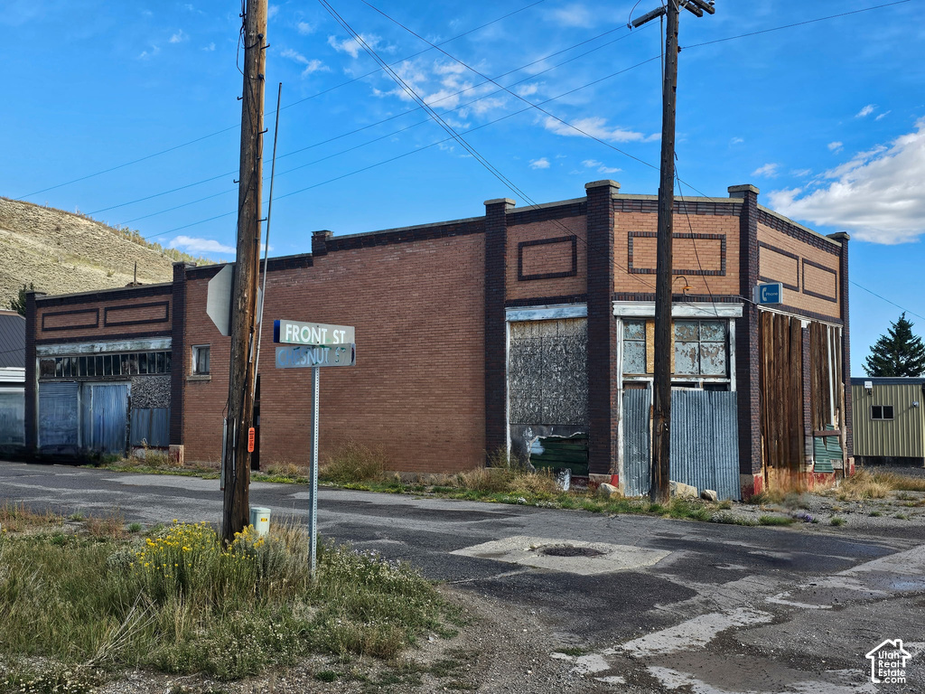 15 N FRONT ST, Scofield
