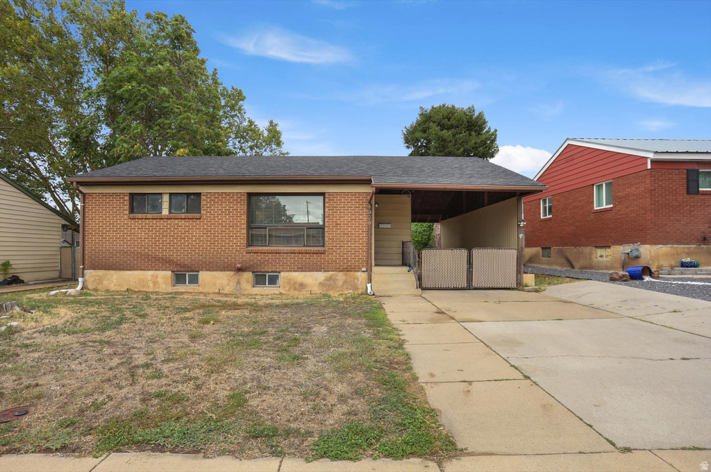 4328 S 225 E photo 2