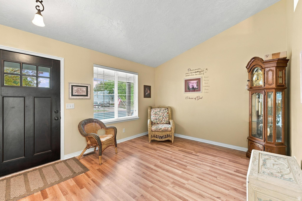 1886 S DAHL LN photo 3