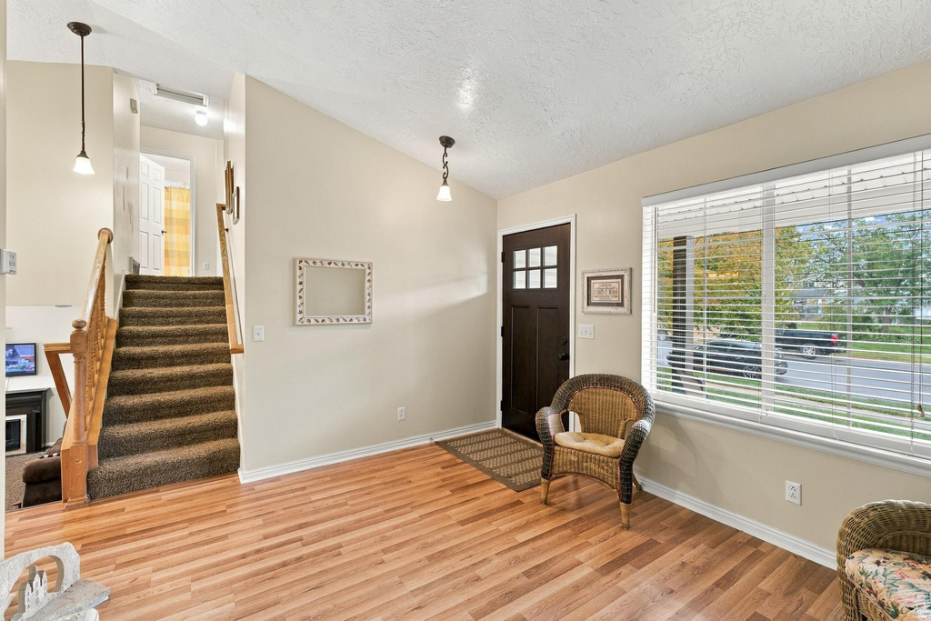 1886 S DAHL LN photo 4