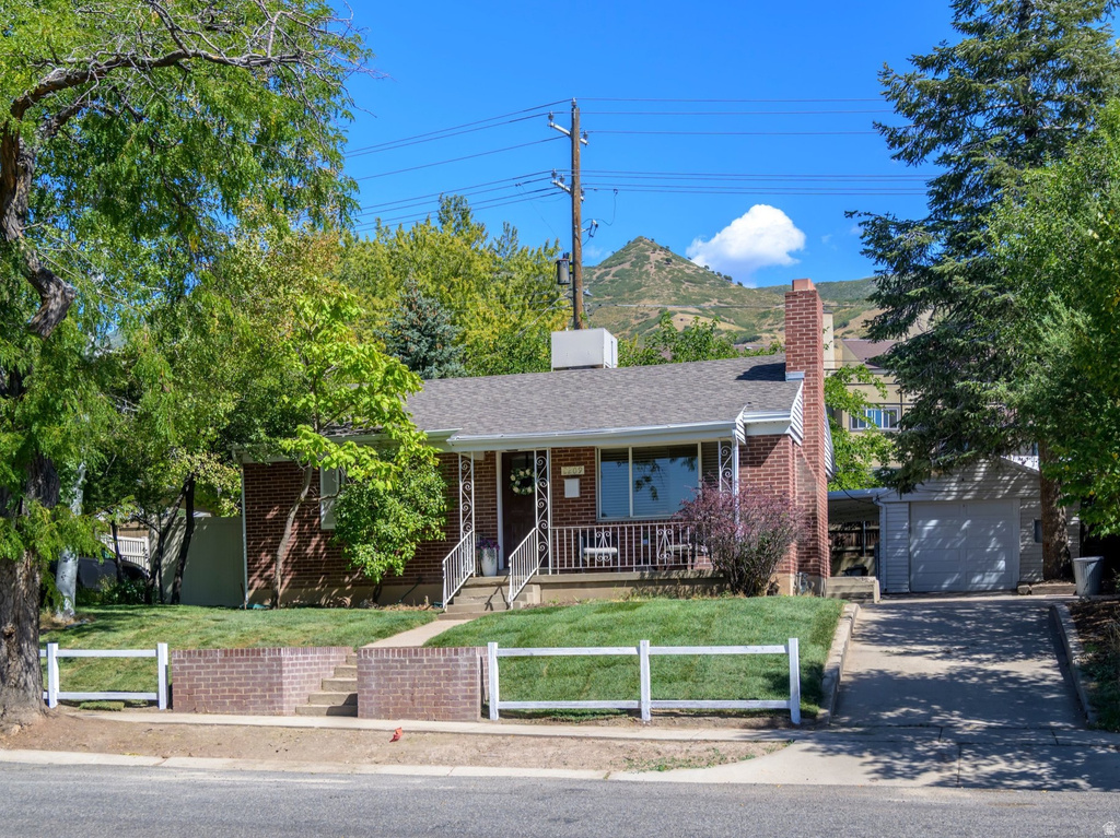 2209 S BROADMOOR ST photo 2