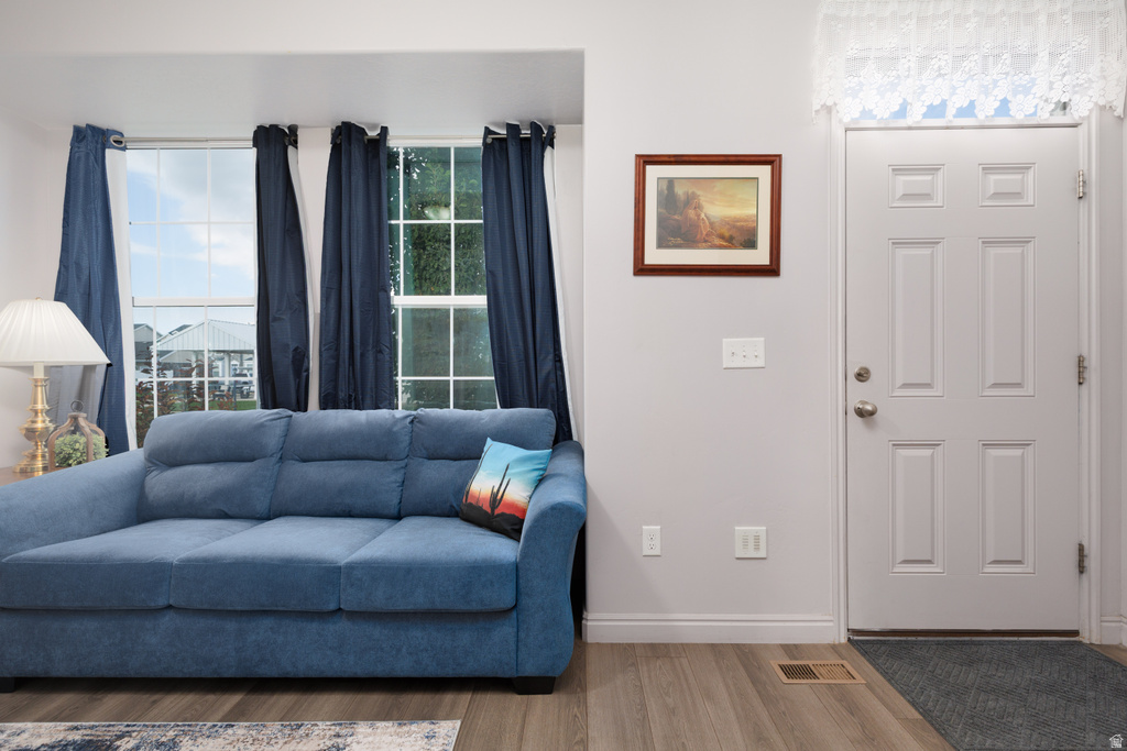 709 N 220 E photo 5