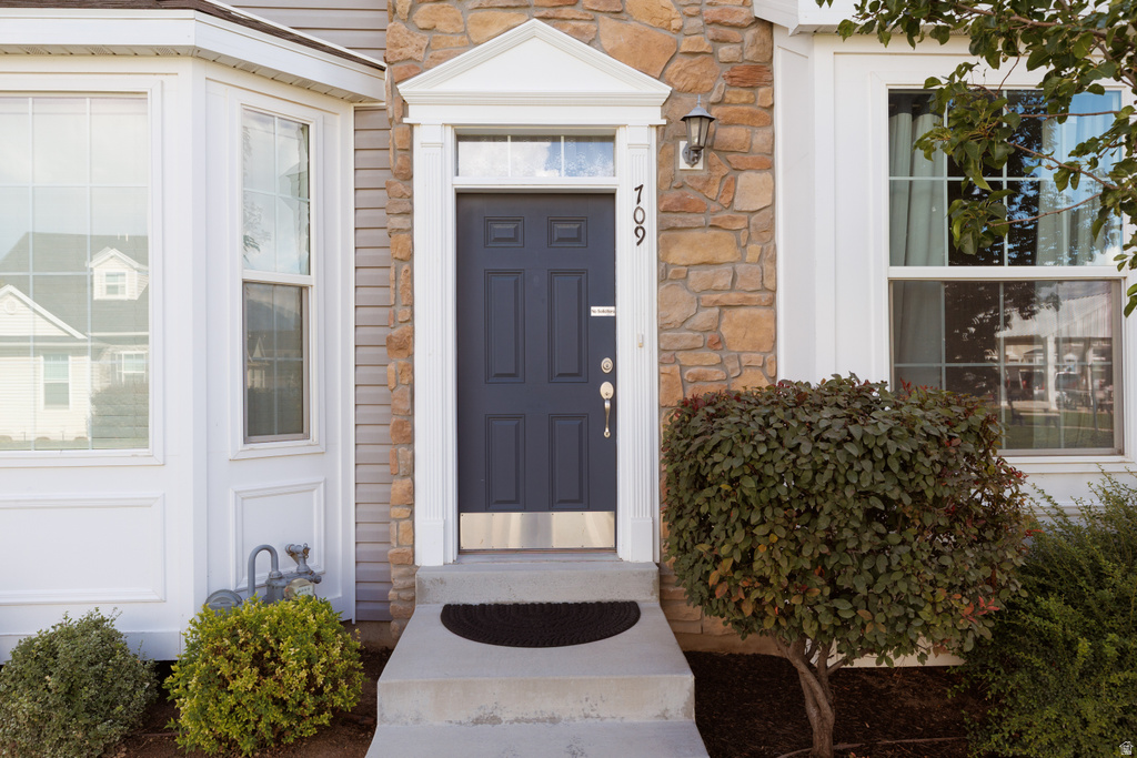 709 N 220 E photo 4