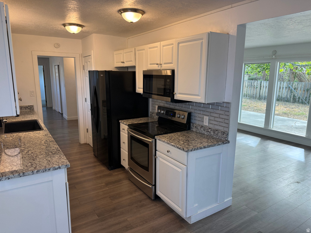 468 PIONEER AVE photo 3