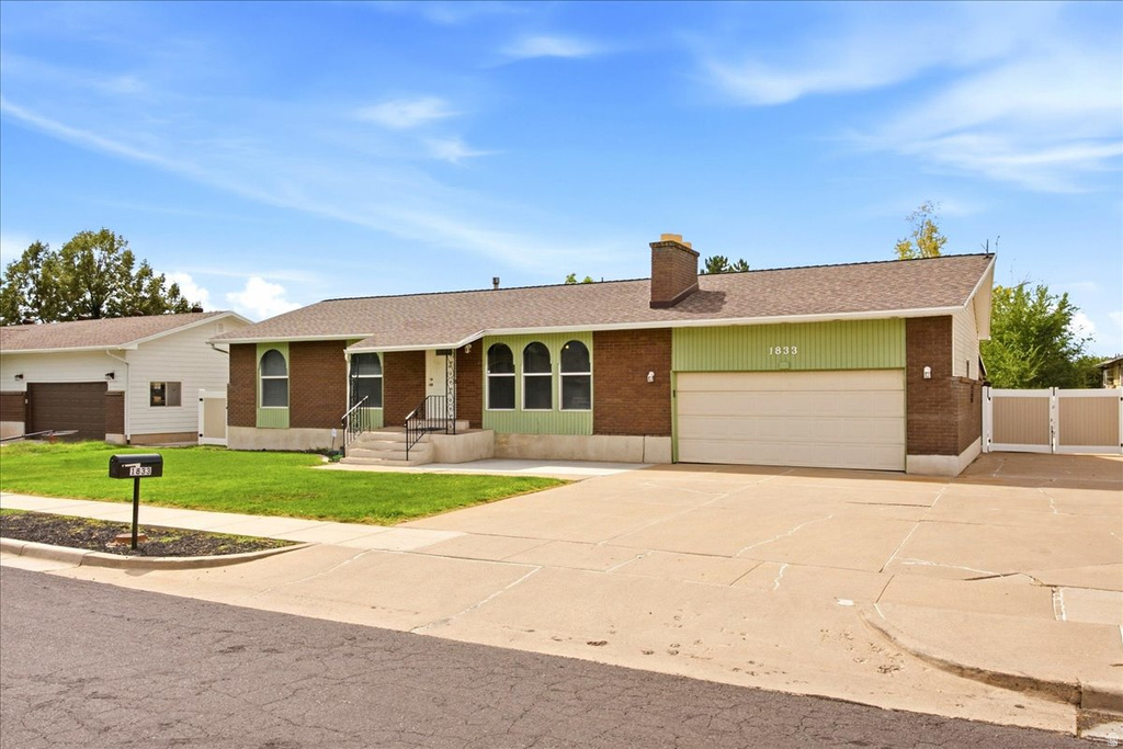 1833 N 1450 W photo 3