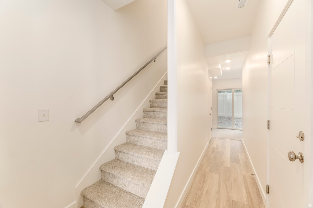 257 W BISHOP PL photo 2