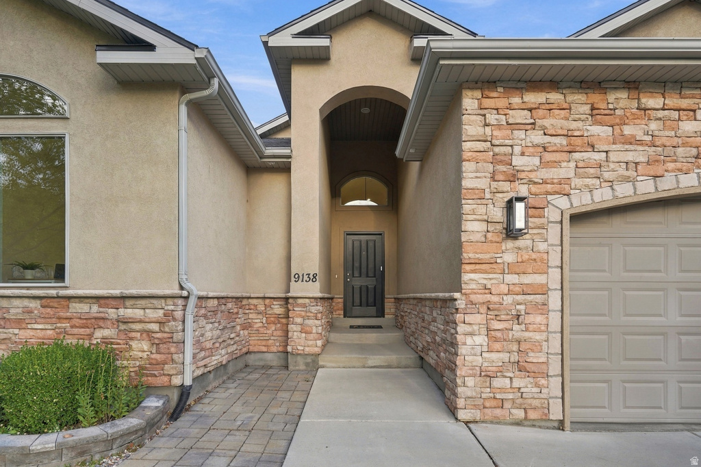 9138 N RENAISSANCE DR photo 4
