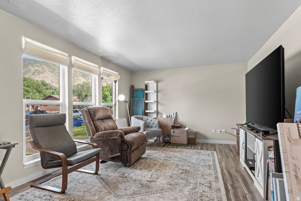 564 SWENSON AVE photo 4