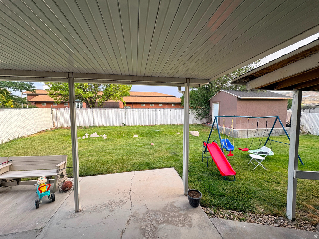 8031 W DANBURY DR photo 3
