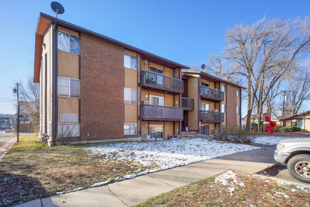 2650 JEFFERSON AVE photo 4