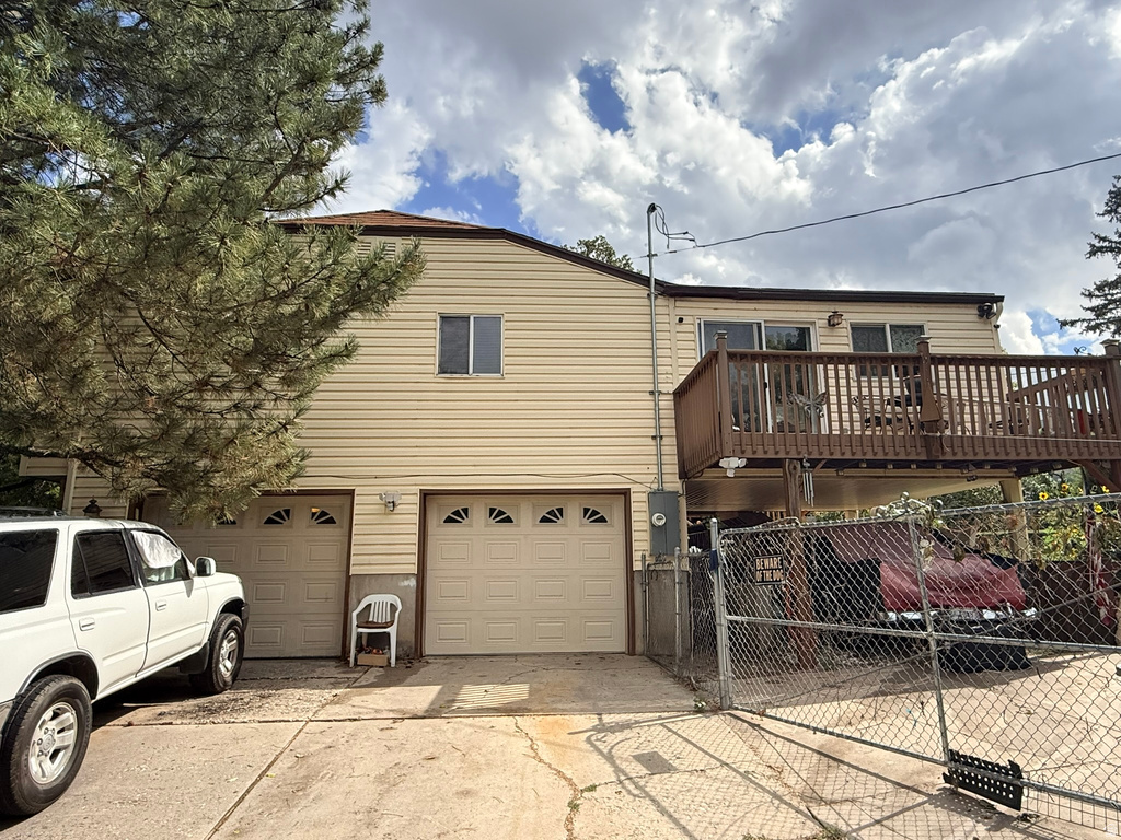 1243 33RD ST photo 4