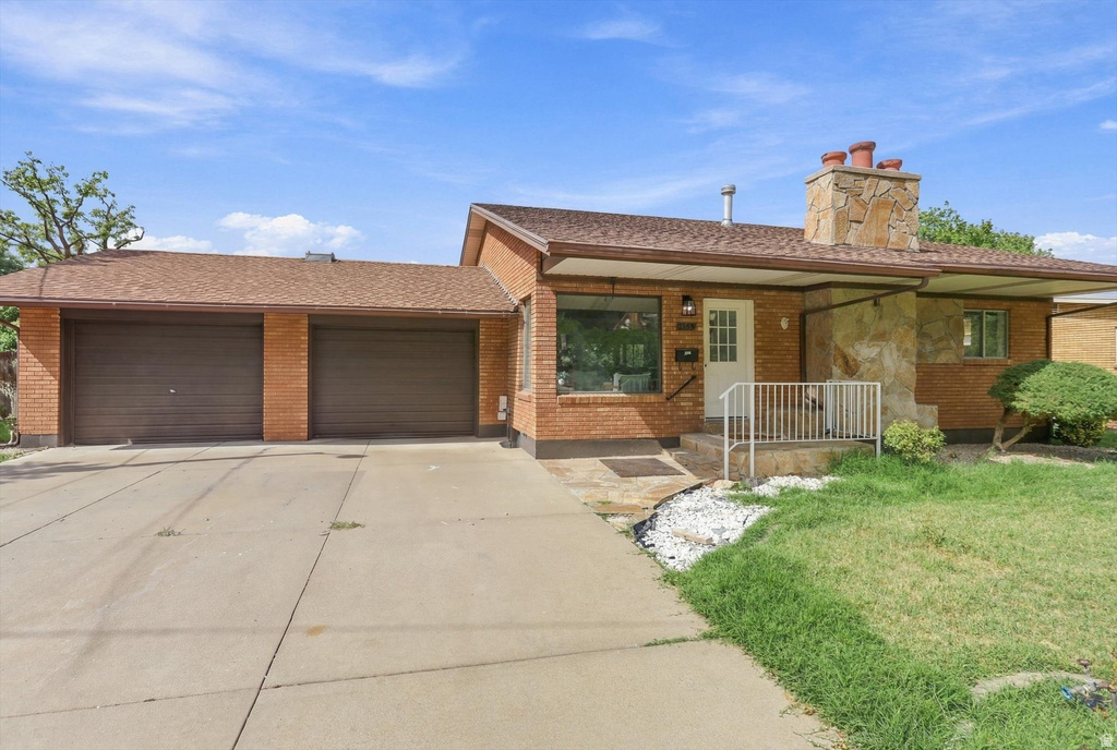 2155 PIERCE AVE photo 2