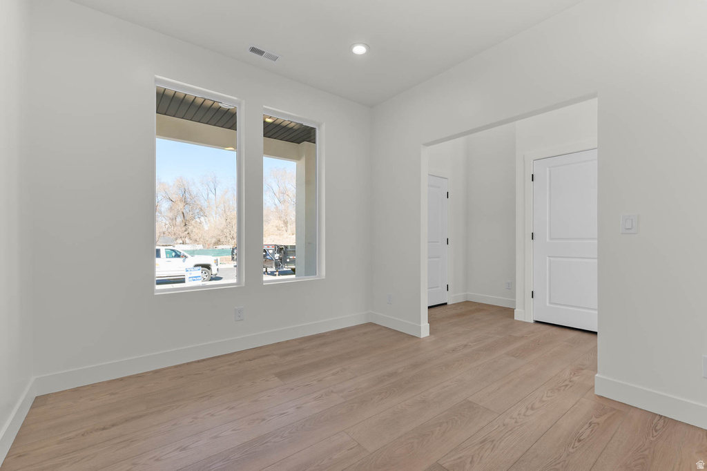 274 E 670 S photo 3