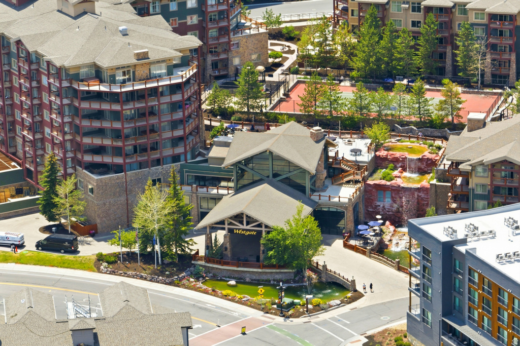 3000 CANYONS RESORT DR photo 5