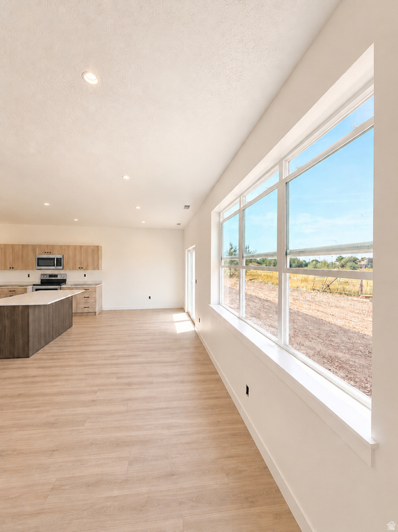 1053 N SUMMIT VIEW DR photo 3