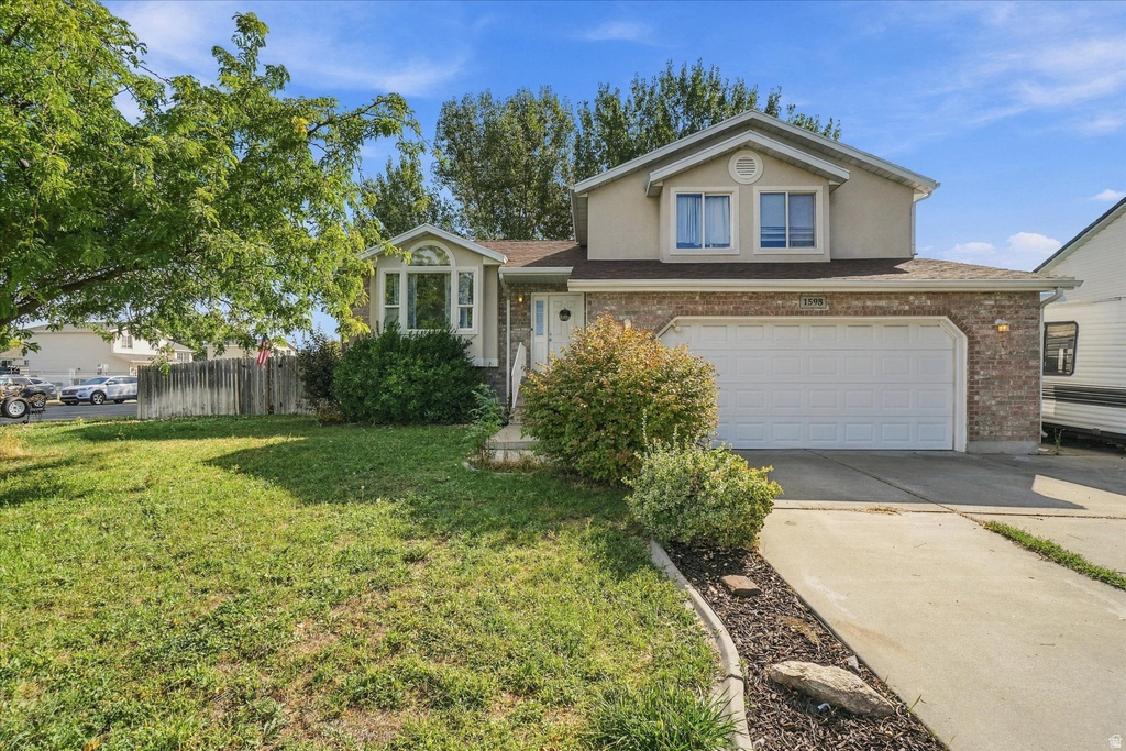 1598 N 2530 W photo 2