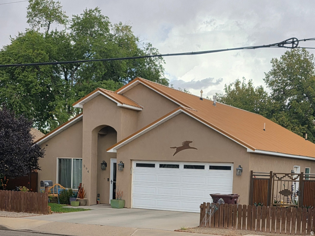 294 W 400 N, Moab, UT — photo 1