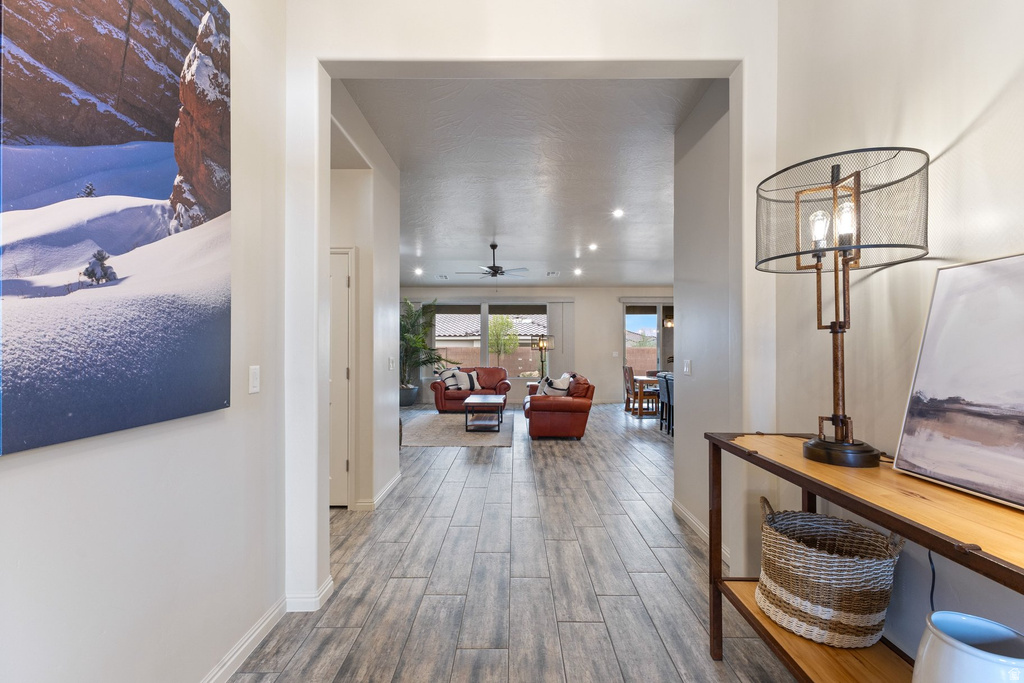 498 S MARTIGNANO WAY photo 4