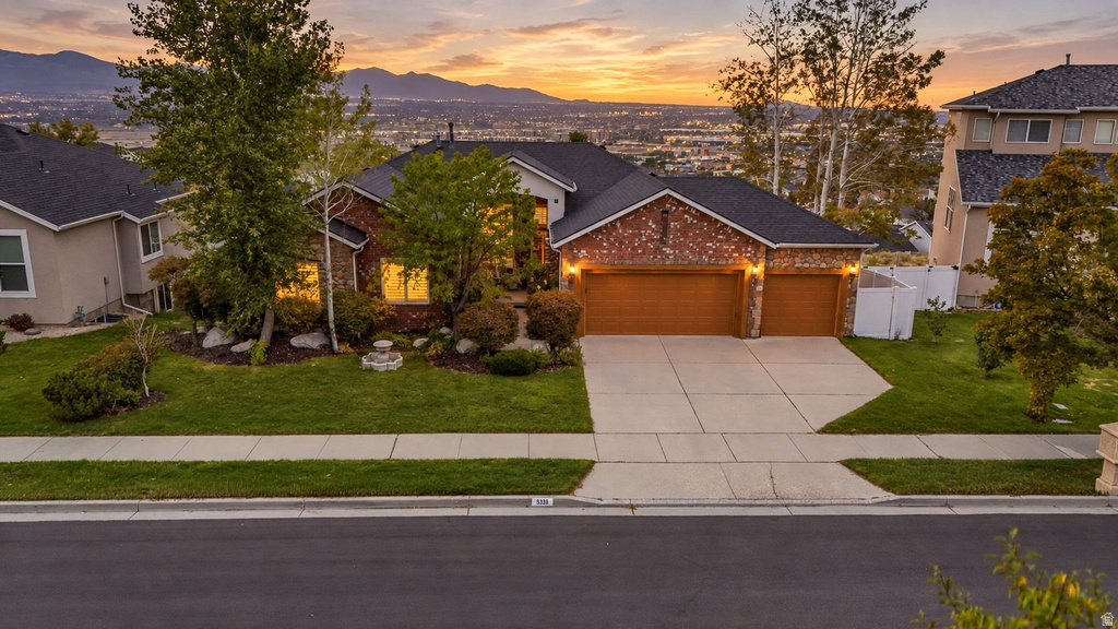 533 E JADE PARK LN photo 2