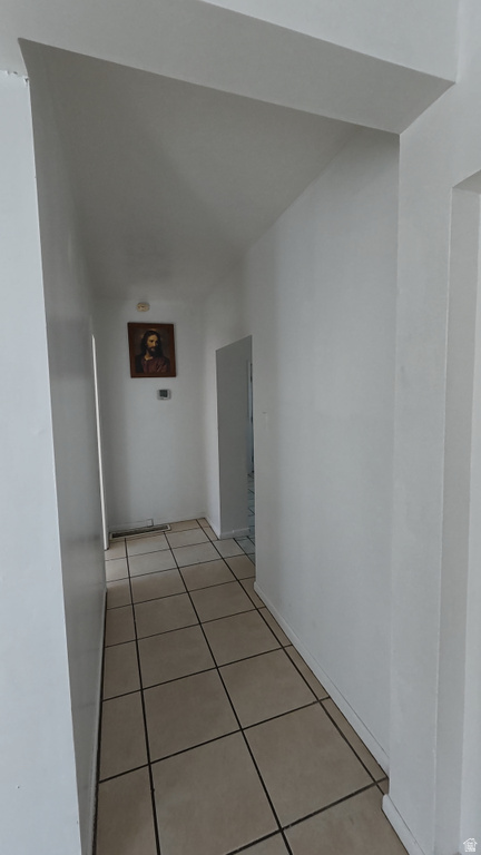 303 ADAMS AVE photo 3