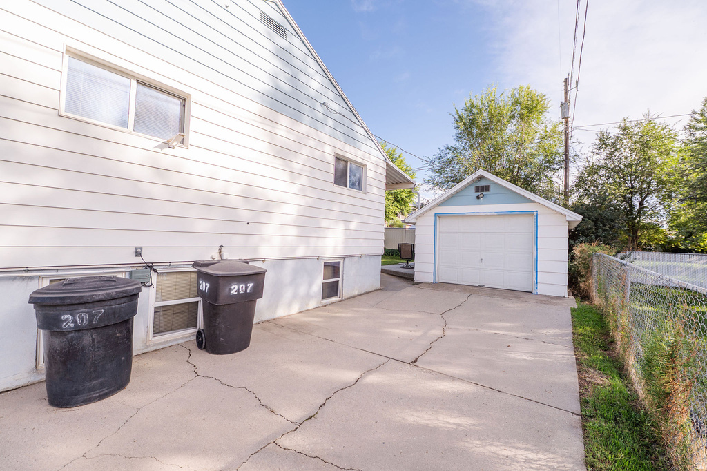 207 W 400 N photo 2