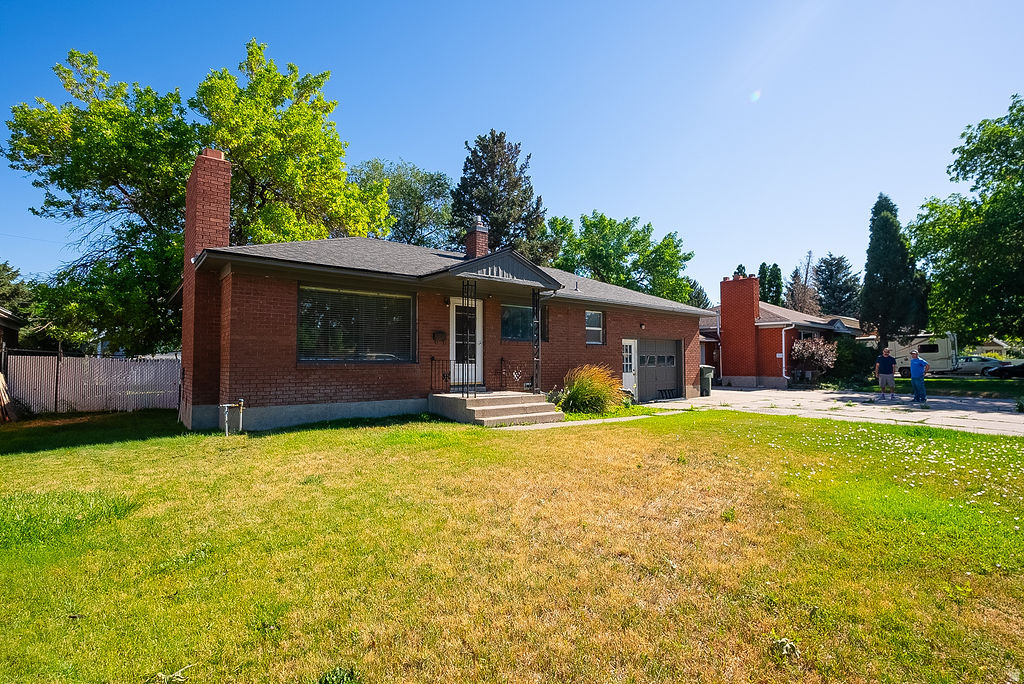 634 W PINE ST photo 3