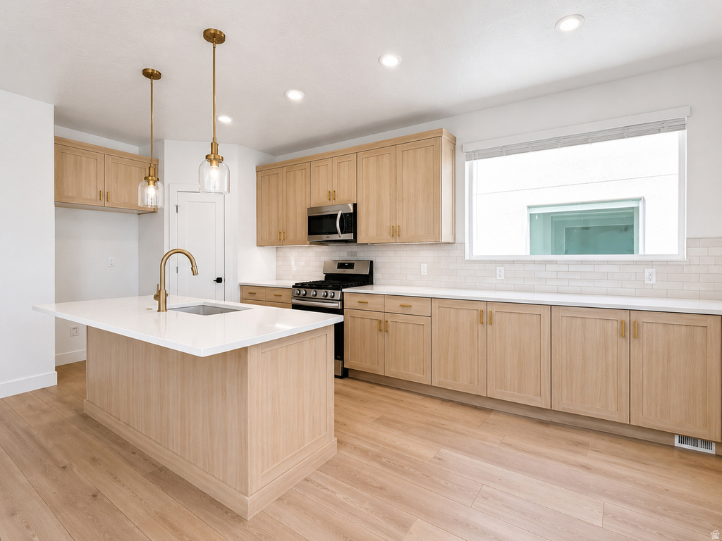 6704 S VAUGHN LN photo 3