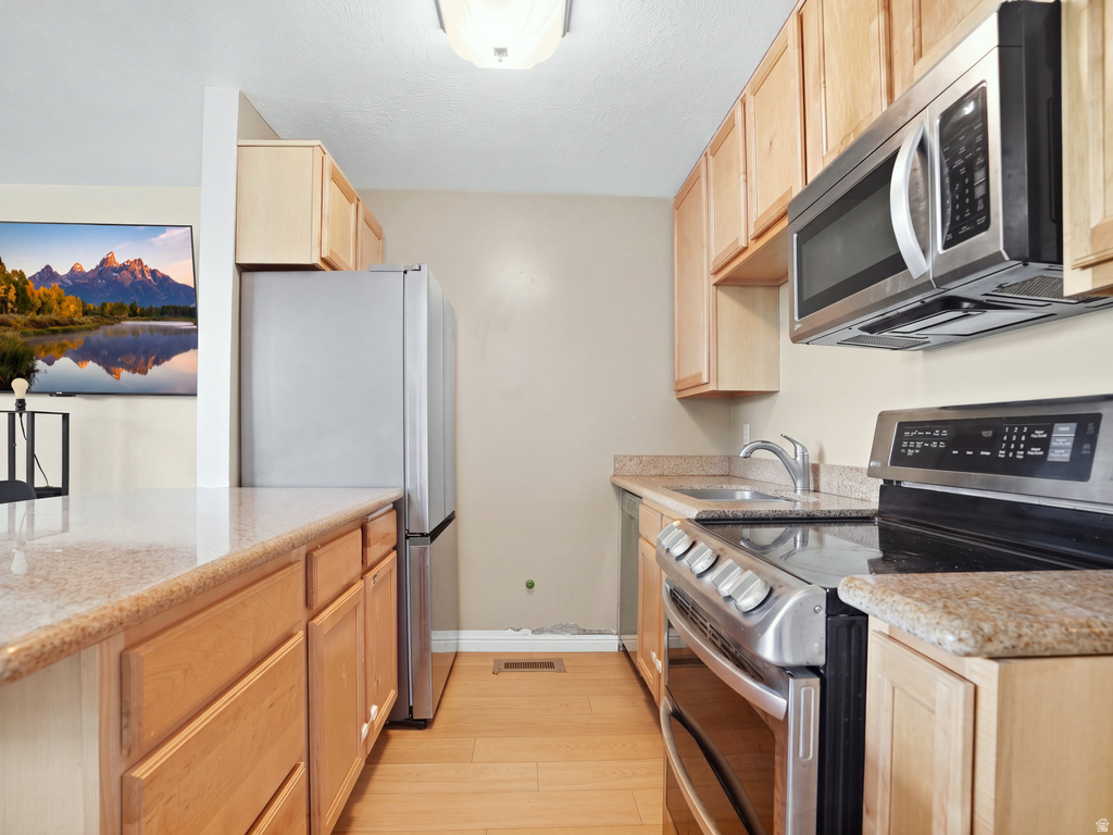 3673 S 2200 W photo 4