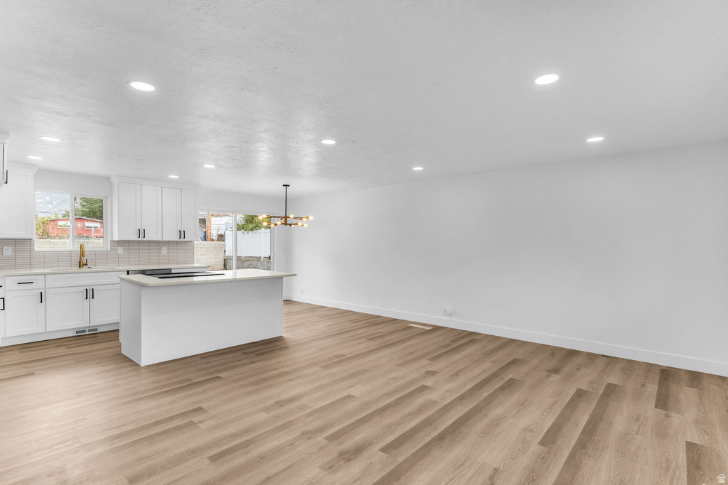 554 NELSON AVE photo 4