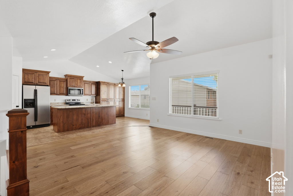 46 E WHITAKER CIR photo 5