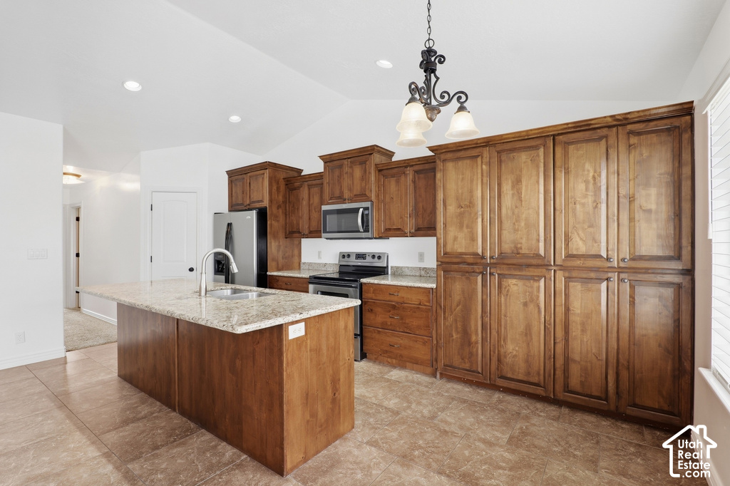 46 E WHITAKER CIR photo 4
