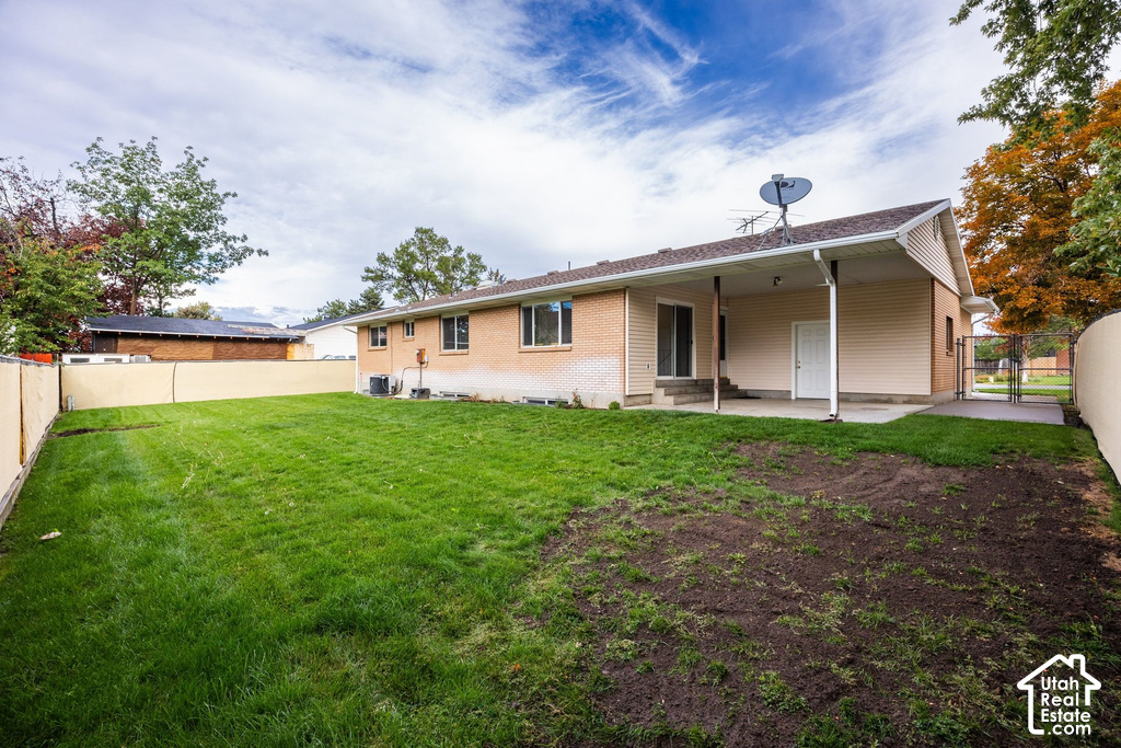 1556 E PETUNIA S WAY photo 4