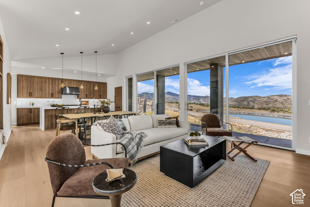 4157 E PEAK ROCK LN photo 5