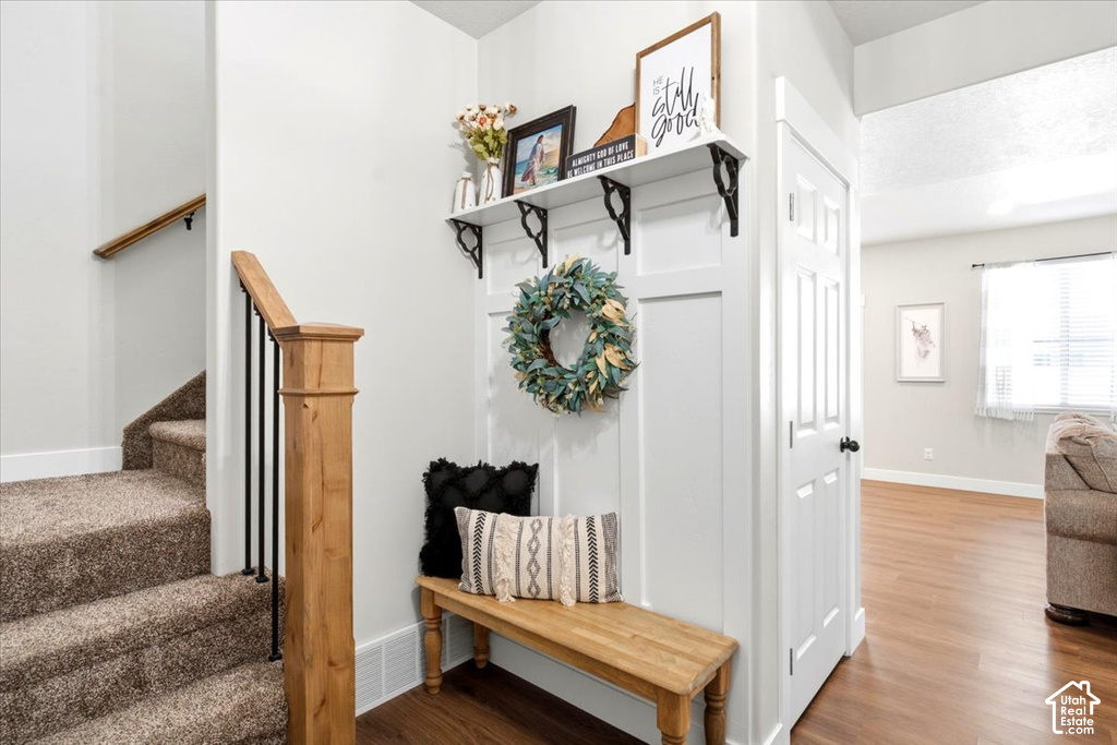 3034 S EDGEWATER LN. photo 4