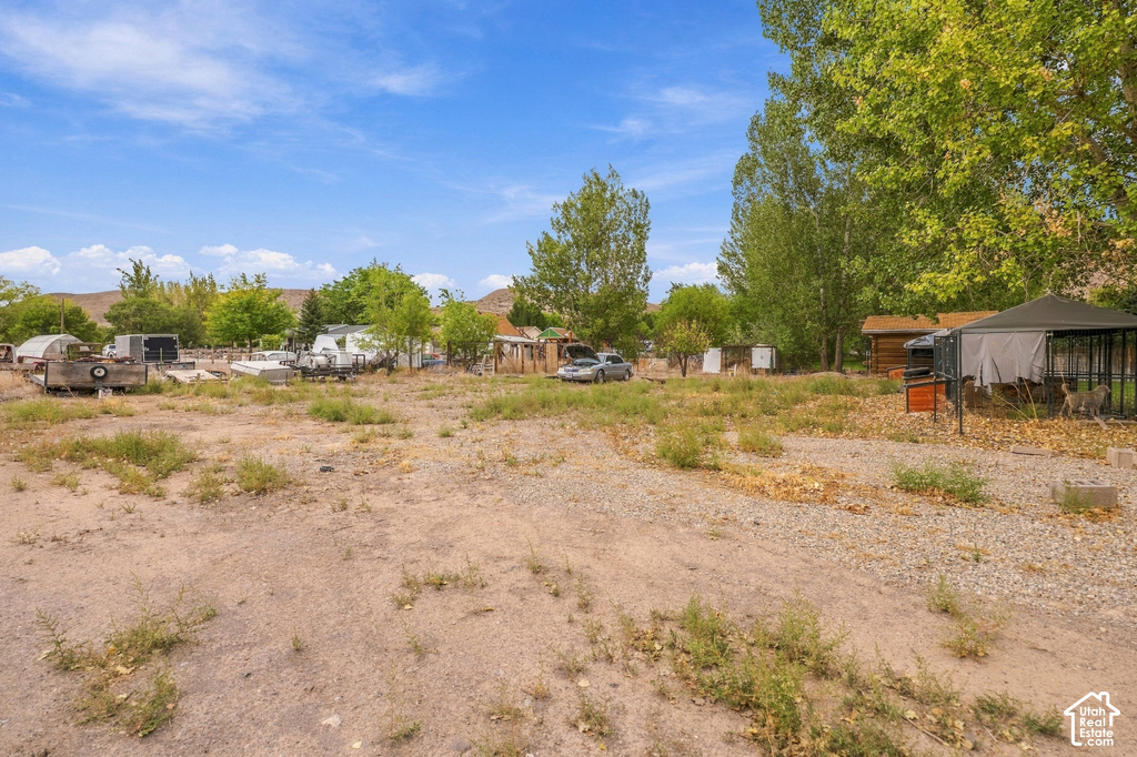 287 E 100 N photo 4