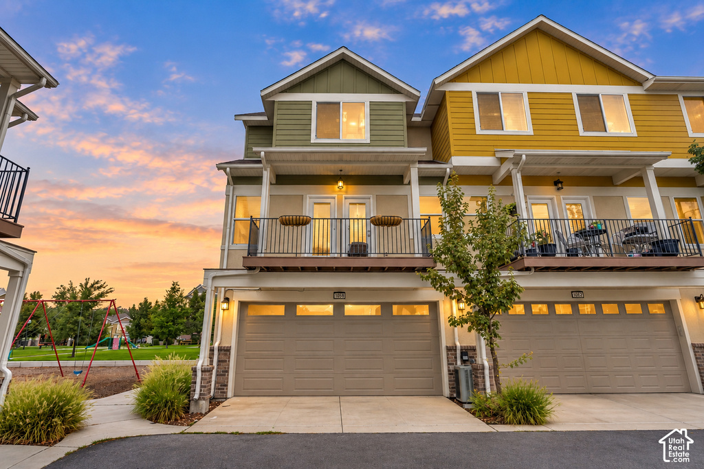 1058 E GARDEN BEND S PL photo 2