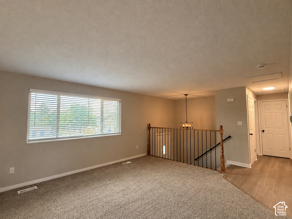 1764 N 550 W photo 3