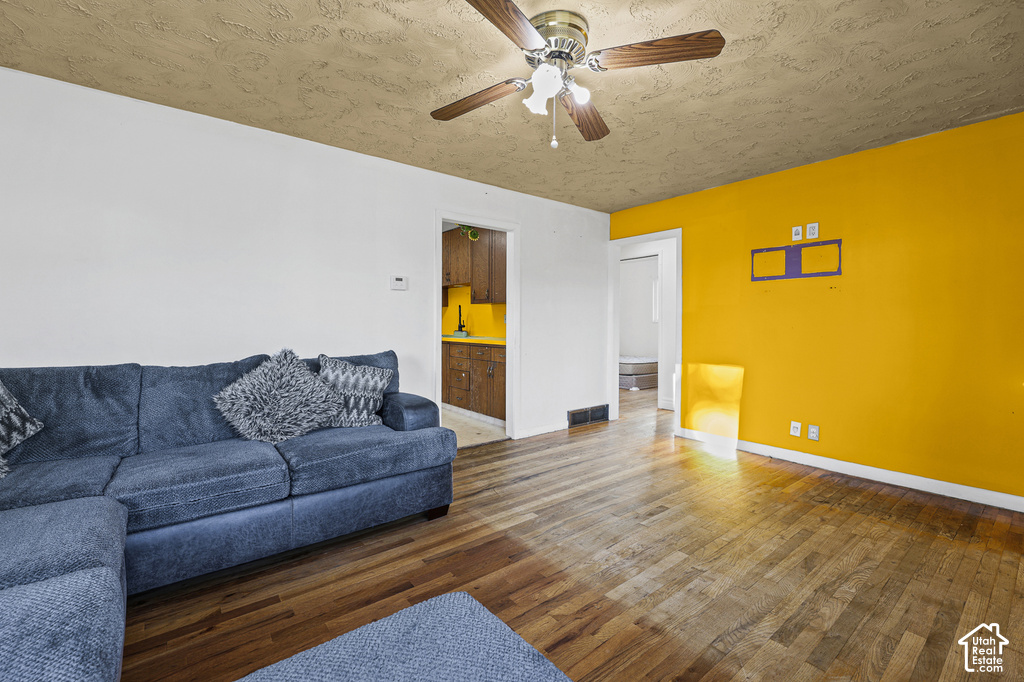363 HIGHLAND DR photo 5