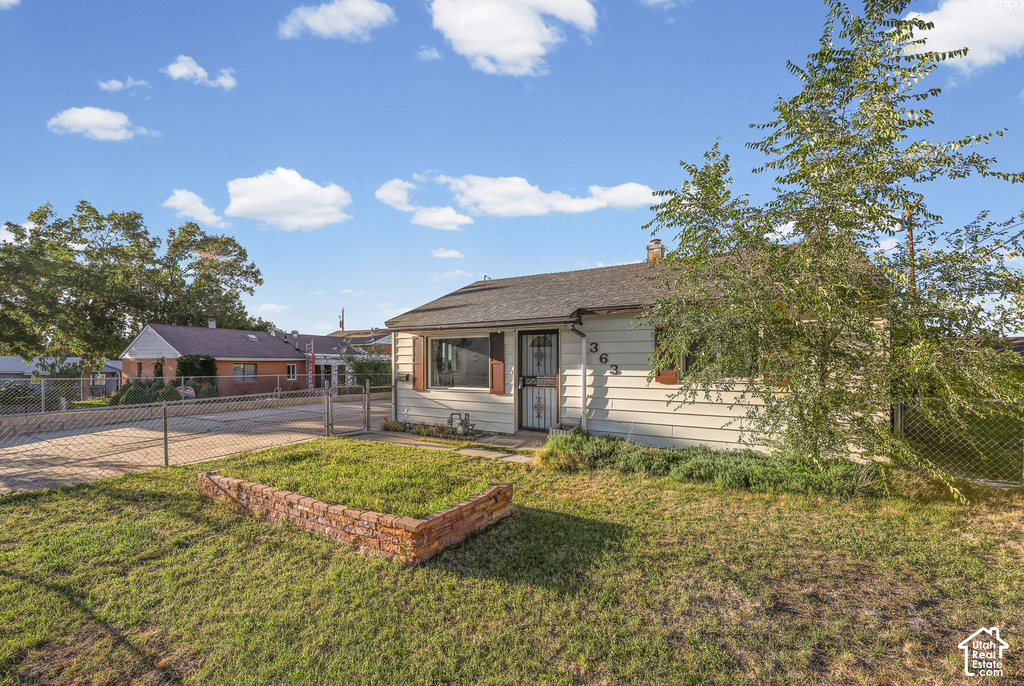 363 HIGHLAND DR photo 2