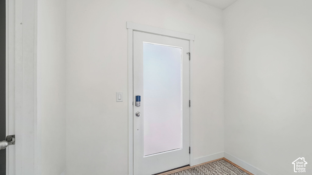 483 S 900 W photo 3