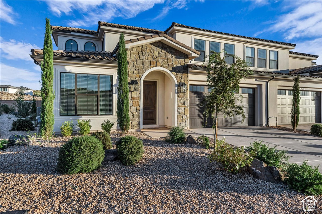 2310 E ARENA ROJA DR photo 3