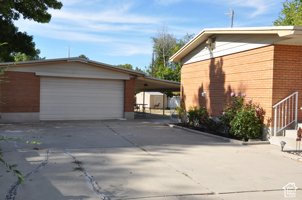 441 E MARY ROSE S DR photo 3