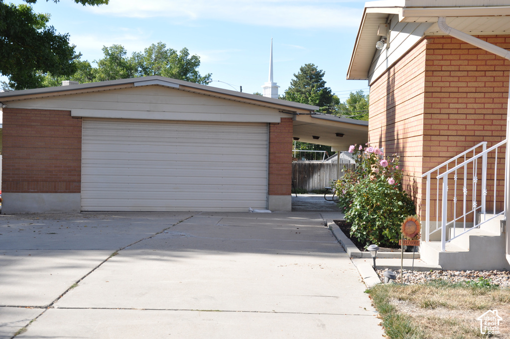 441 E MARY ROSE S DR photo 2