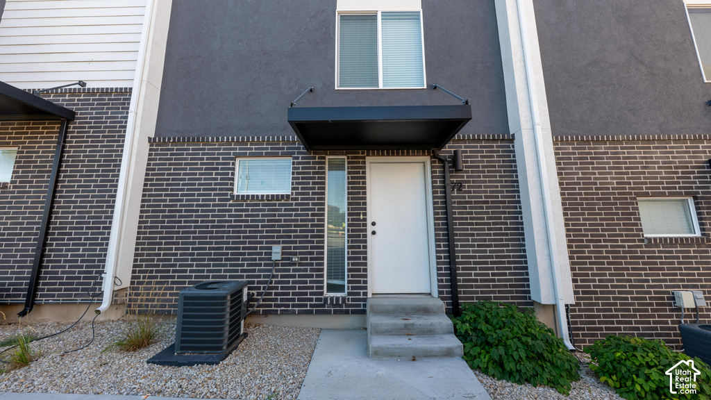 72 E HAMBLIN LN photo 4
