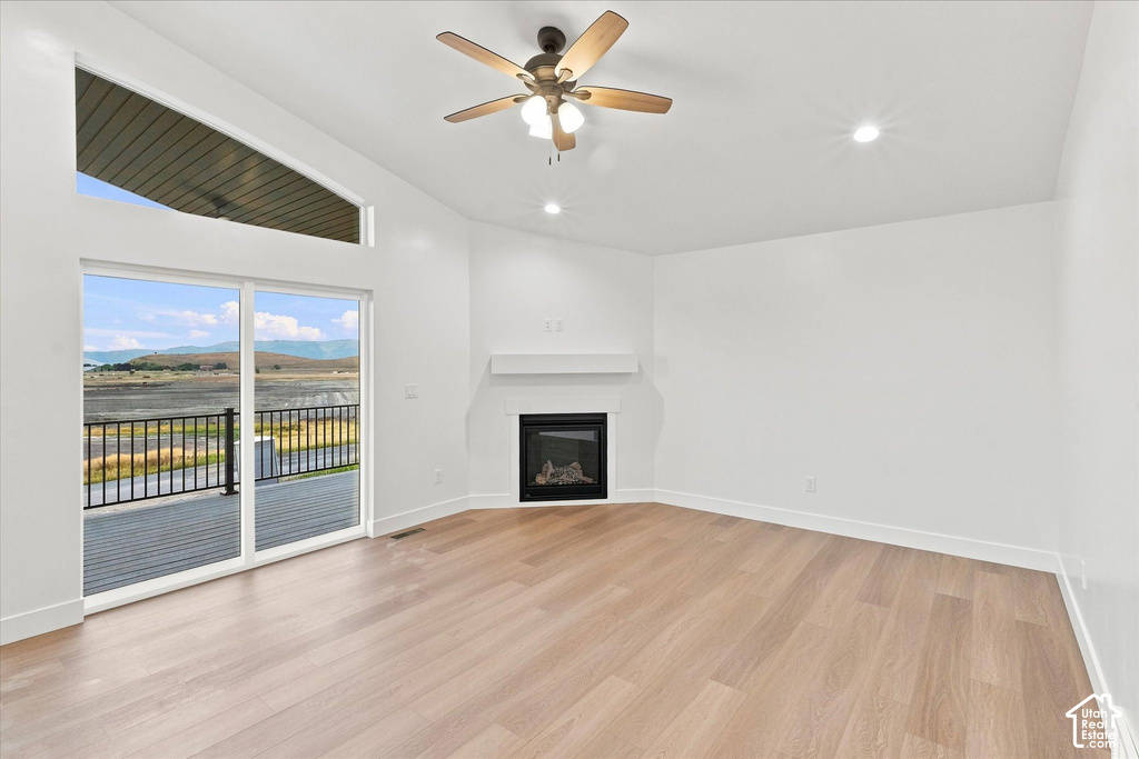 2513 S COUNTRY CLUB DR photo 4